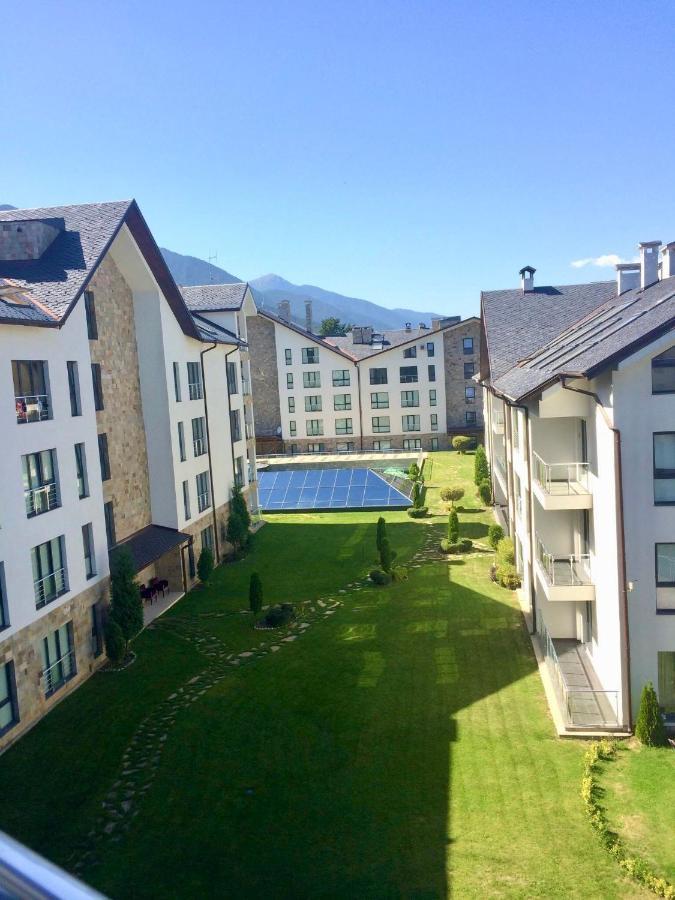 Luxury Penthouse With A Lavish And 2 En-suite Bedrooms *